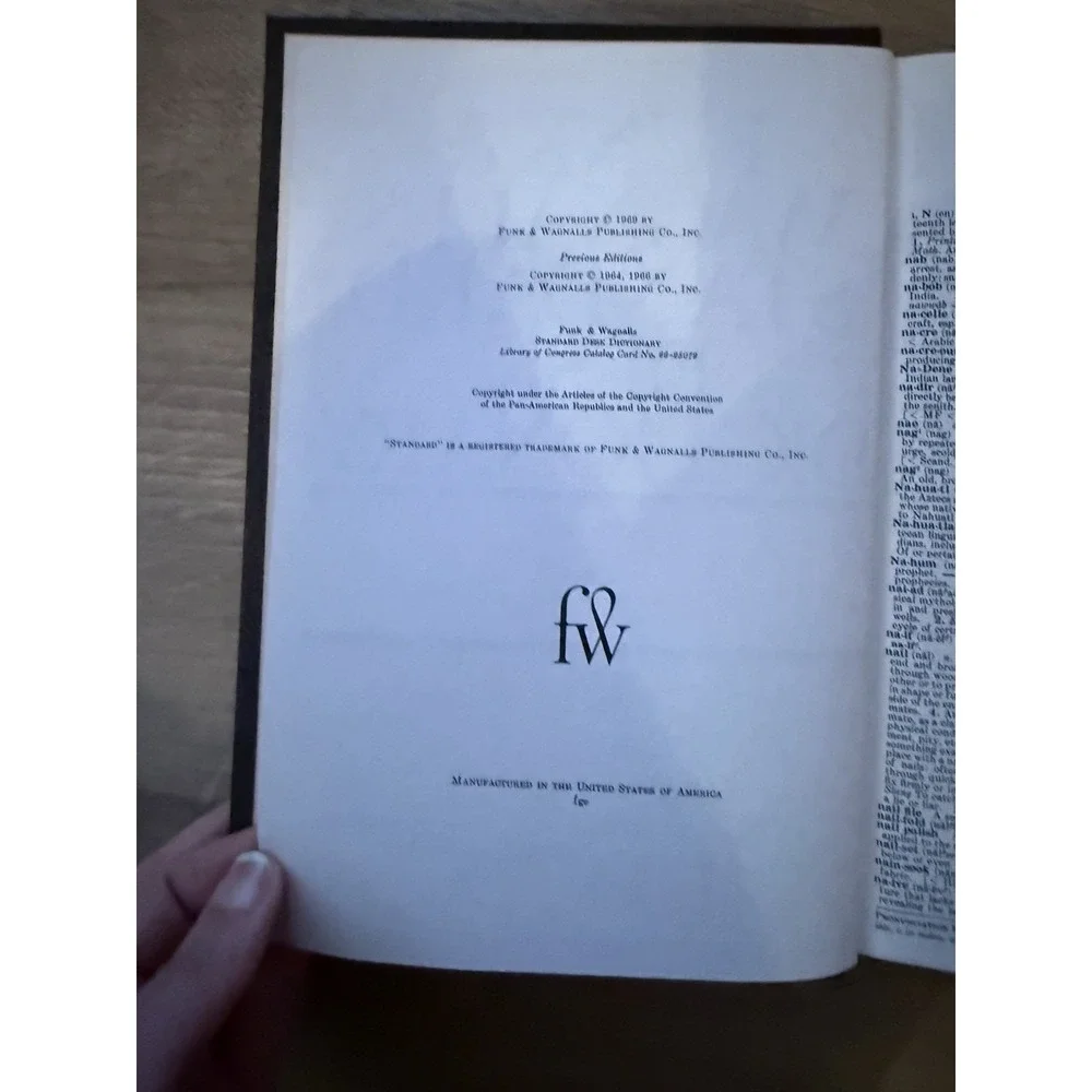 Funk‎ & Wagnalls Standard Desk Dictionary N-Z Volume 2 1975 - VINTAGE